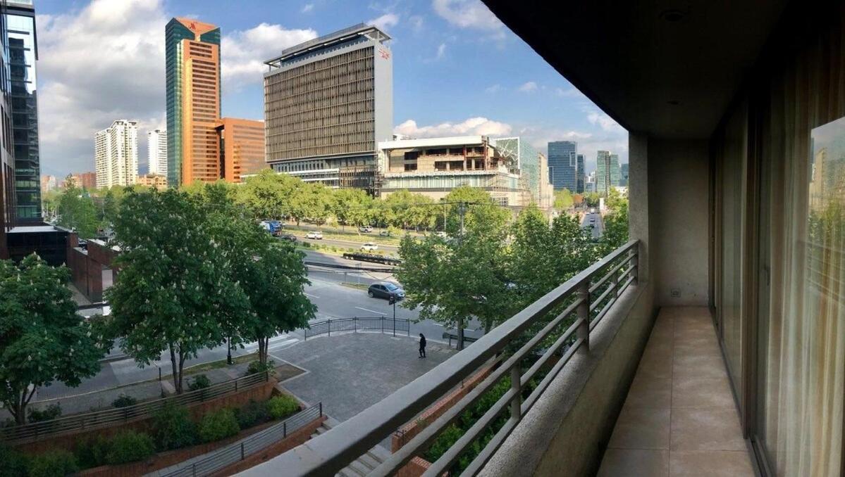 Mirando A Parque Arauco Appartement Santiago Buitenkant foto